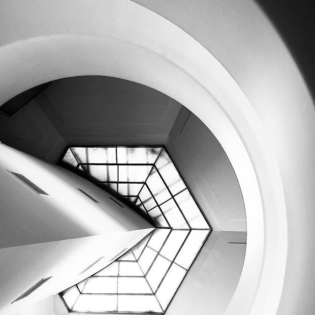 AngieMcMonigal's tweet photo. One last stop before leaving #NYC . Great #lookups inside the @guggenheim gift shop!
.
.
.
.
.
#flw #frankllyodwright #mynyscene #nycshare #newyorkcity #topnewyorkphoto #instagramnyc #newyork_instagram #icapture_nyc #wildnewyork #nycprimeshot #waysofnyc … https://t.co/ZtG0BWB6Pw https://t.co/ATULYqtxy8