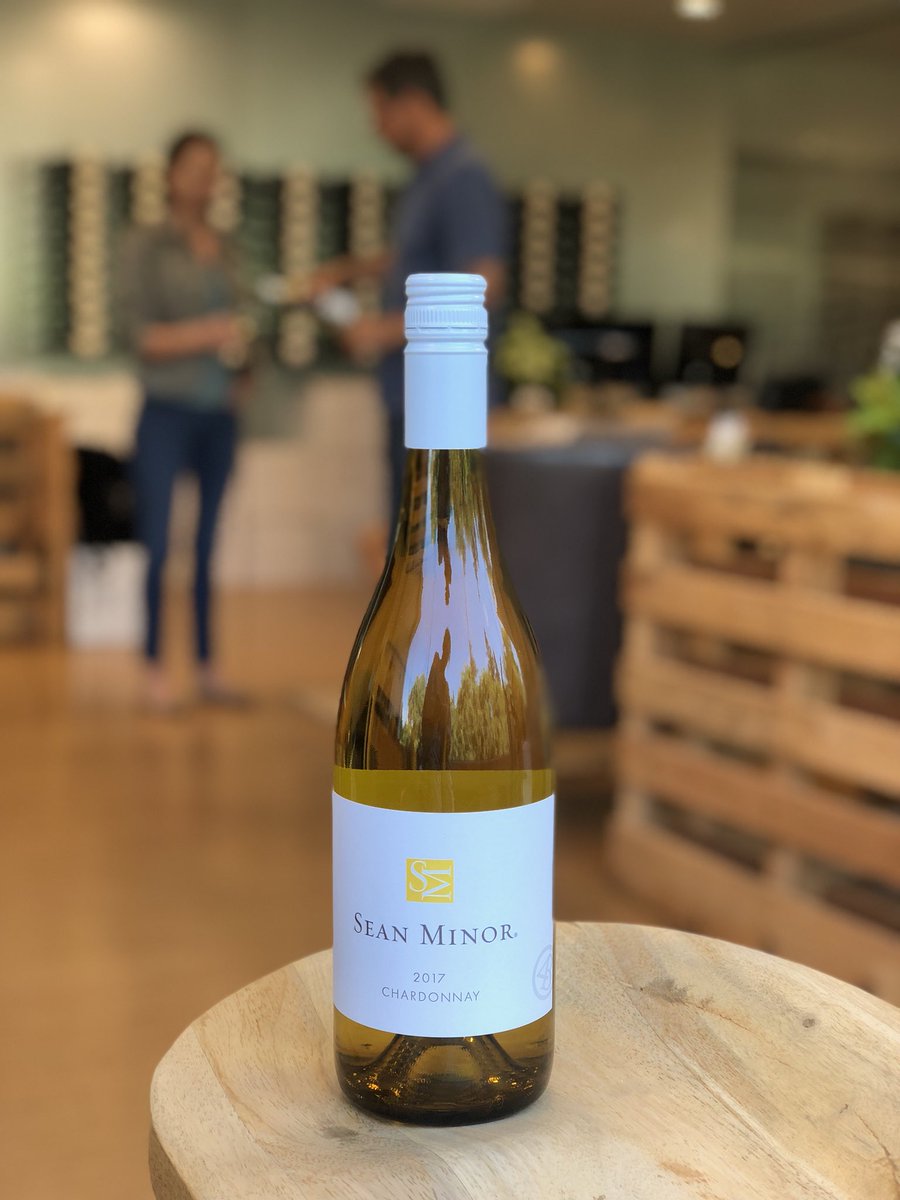 seanminor's tweet photo. 8500 cases are bottled in a shift, we respect our bottling crew!
#tastetime #chardonnay #seanminor #alwaysinvited #winelover #winemaker https://t.co/UZrJP2RD2J