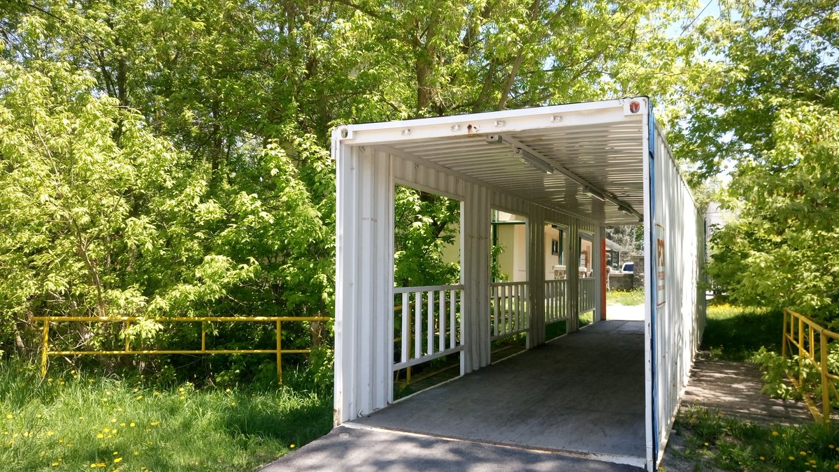 ziggylamont's tweet photo. Great use of an old #shippingcontainer in Schomberg. https://t.co/9UJVFO2Mn6