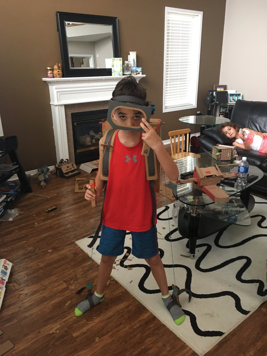 paularigolo79's tweet photo. So Steven and his dad spent the afternoon making this robot for #nintendo_labo ! https://t.co/aD8P6Uor61