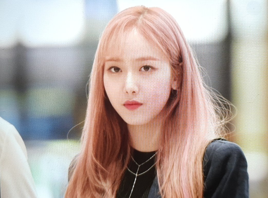 MySinB_COM's tweet photo. 180522 김포공항 출국 프리뷰

#여자친구 #신비 
#GFRIEND #SinB @GFRDofficial https://t.co/l8wLg2DpVG
