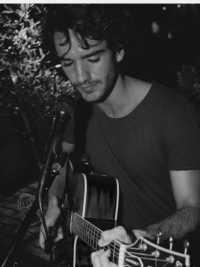 Entretresproducciones tweet media