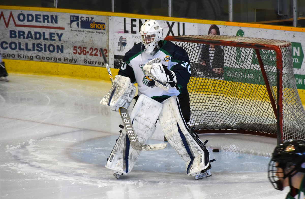 SurreyEagles's tweet photo. The #SpringCamp2018 all star game is under way at South Surrey Arena! Team Gomez (white) has jumped out to an early 3-0 lead after one period over Team Heinen (green). https://t.co/f3vZbA9Q7z
