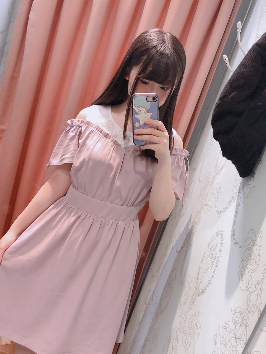 wako_purpure's tweet photo. おはわここ！

ちょっと前に買ったピンクのワンピース🎀

お洋服はやっぱりちゃんと試着してから買わないとなぁ💭

今はお買い物我慢してお勉強頑張ります📚
https://t.co/ithp5rTyWp #yellplus https://t.co/e1892J5MhA