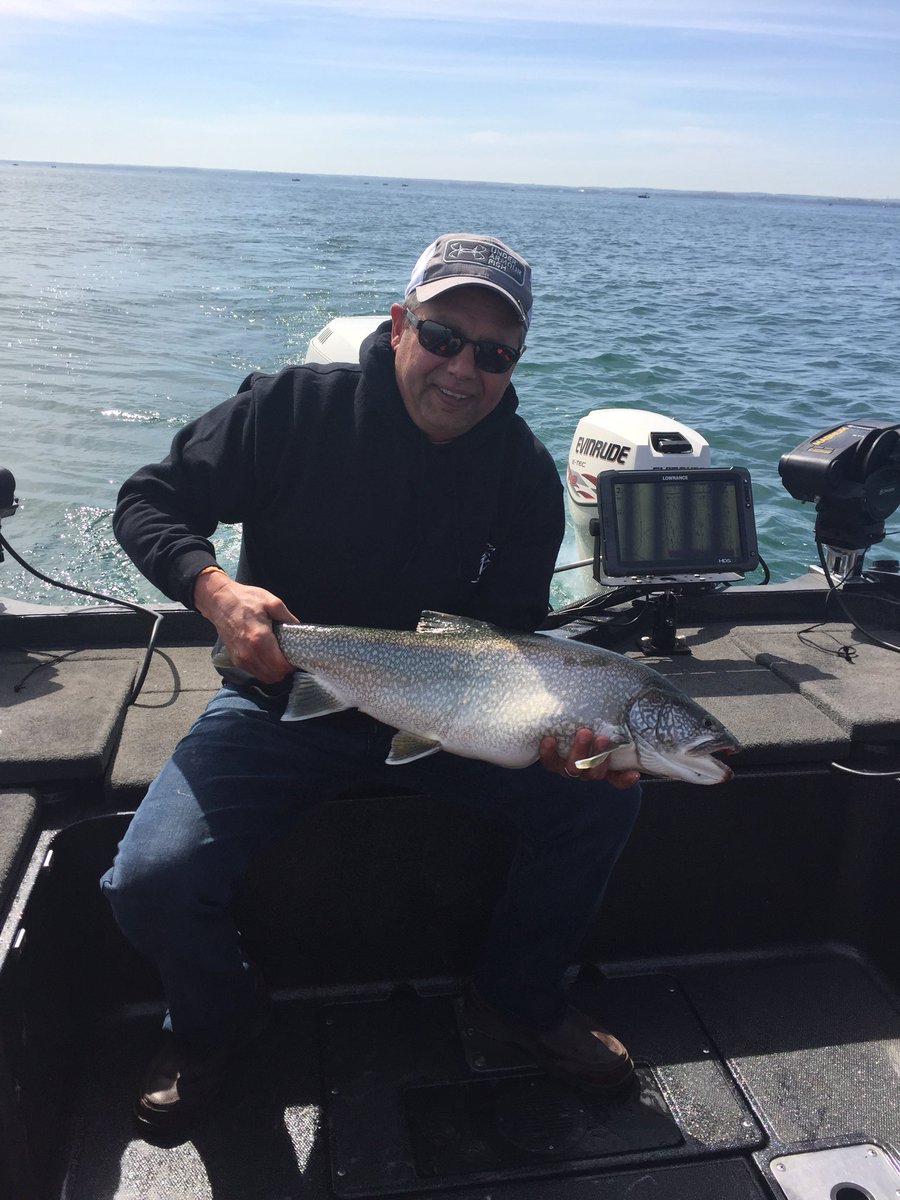 richardveri's tweet photo. @evans_moose Thanks Envious Sports Fishing for the great day on Lake Ontario https://t.co/uAd0ztAboI