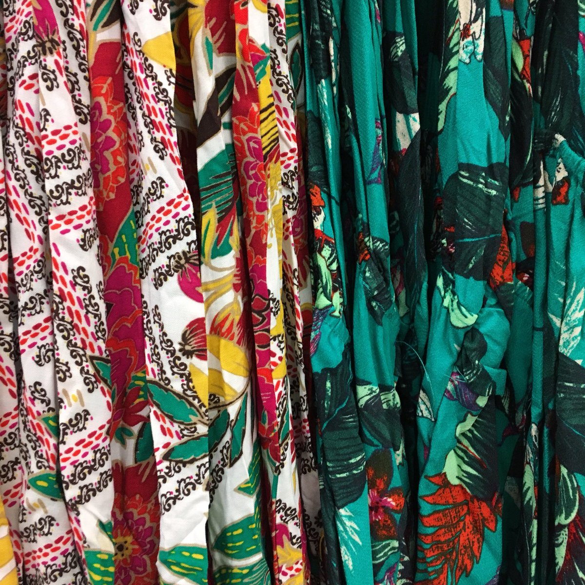 CarlingHale's tweet photo. Perfect prints for your summer vacay!
#targetstyle #targetvml #t1542 @Target https://t.co/q9x3XtWLUQ