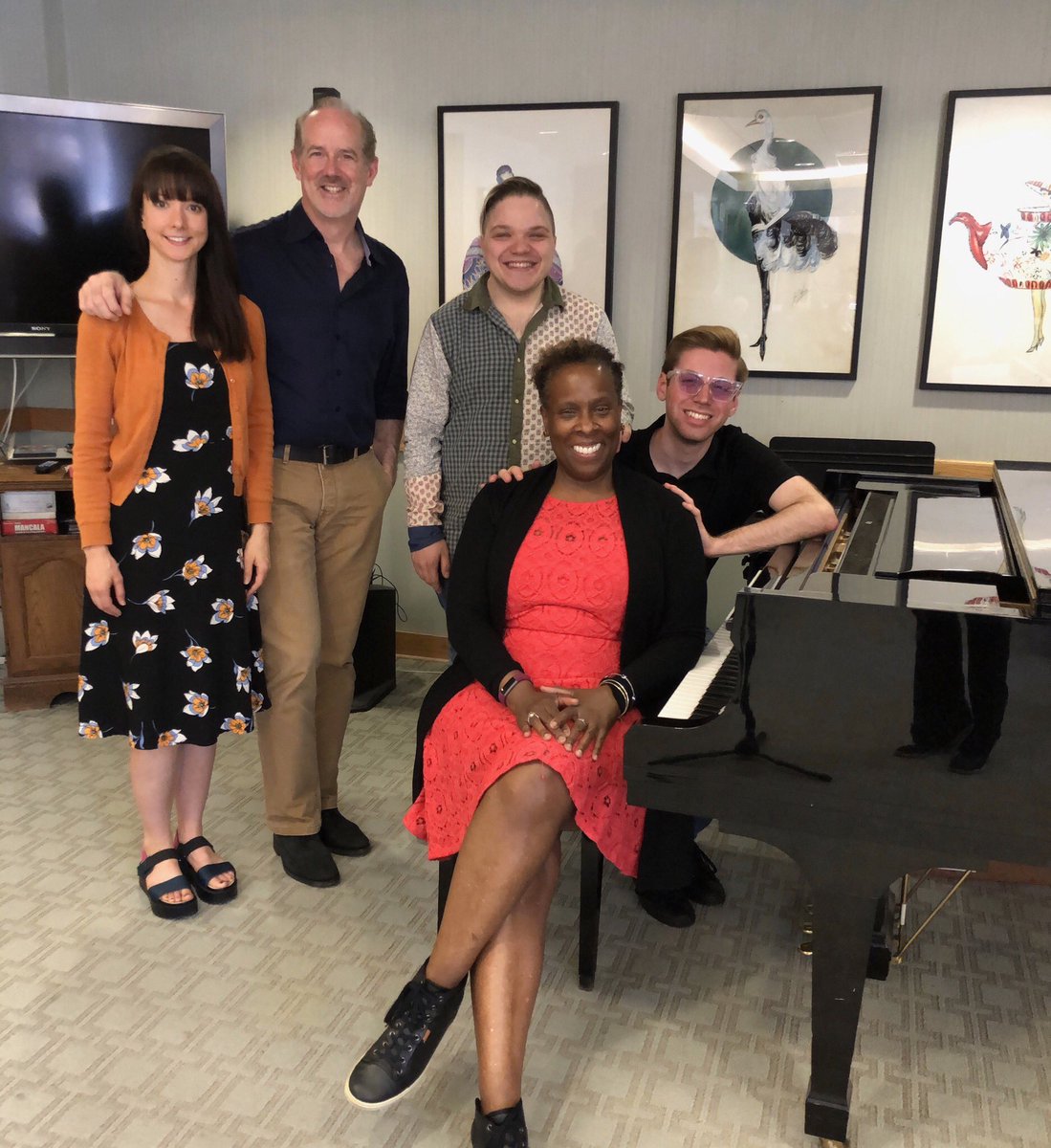 Sing4Seniors's tweet image. We love visiting our friends at the @TheActorsFund - Lillian Booth Actors Home! Read about today’s extra special session: instagram.com/p/BjDoMIuD1nU/ #musicandmemory #broadway #servicewithasong