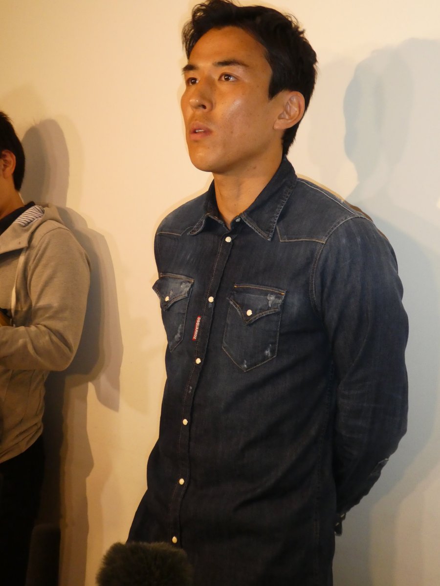ট ইট র スポーツ報知 サッカー取材班 長谷部 日本代表 日本代表の長谷部誠選手が 30日の親善試合ガーナ戦に向けた合宿合流のため帰国 しました バイエルンを破りドイツ杯優勝を手土産の凱旋帰国となり 最後はタイトルを取りたかった 実現できてうれしい ট ইট র スポーツ報知 サッカー取材班 長谷部 日本代表 日本代表の長谷部誠選手が 30日の親善試合ガーナ戦に向けた合宿合流のため帰国 しました バイエルンを破りドイツ杯優勝を手土産の凱旋帰国となり 最後はタイトルを取りたかった 実現できてうれしい