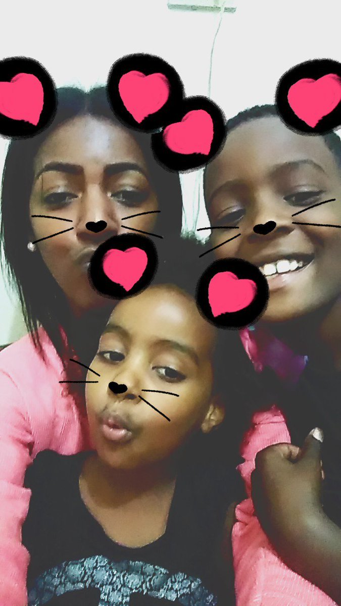 Kelly66960841's tweet photo. Um Amor incondicional ❤️❤️
 Meus Filhos Minha Vida 👦👧 https://t.co/4R0UtCkalc