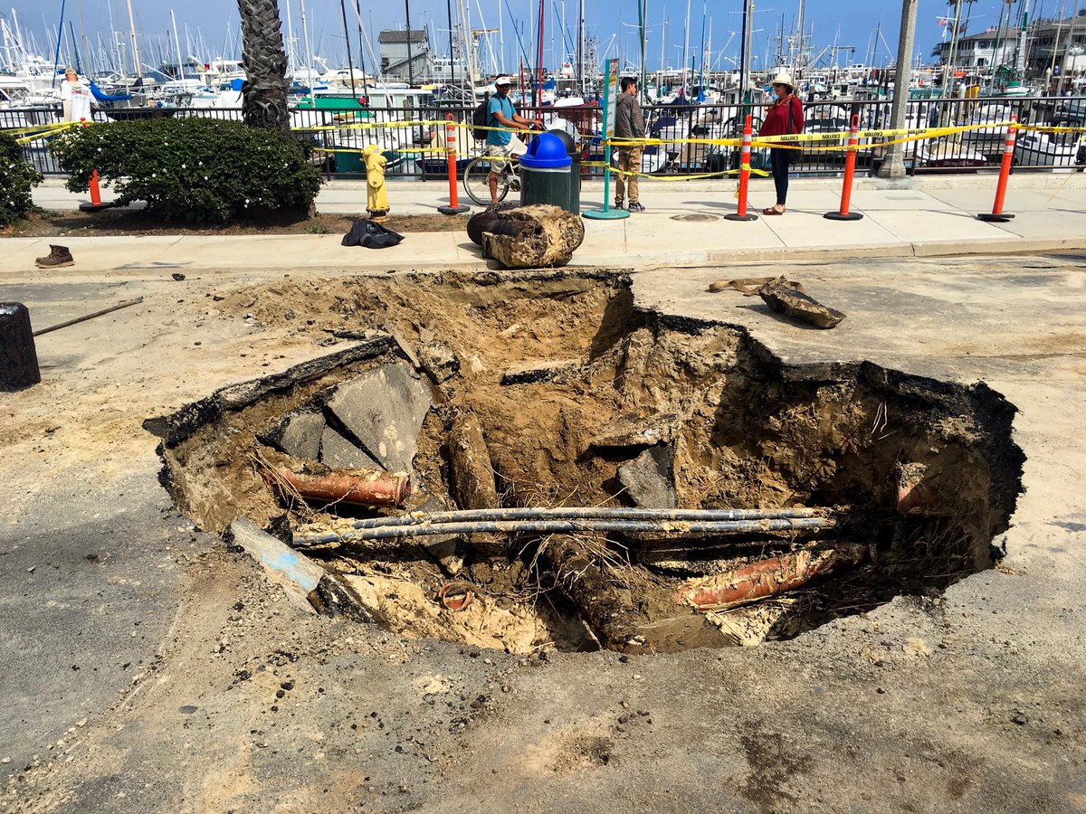 HJGalvan's tweet photo. Water main break at the harbor. #KEYTALK勢と繋がりたい https://t.co/L1fG7aUtqa
