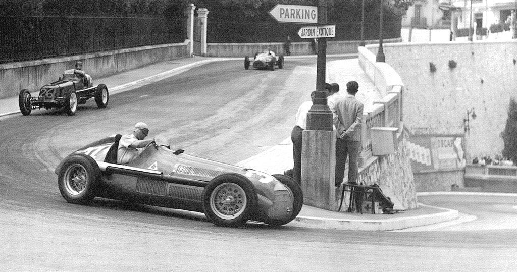 Un día como hoy, pero de 1950, Juan Manuel Fangio obtuvo su primera victoria de #F1 en el #MonacoGP. 🇮🇩🏆
#tb