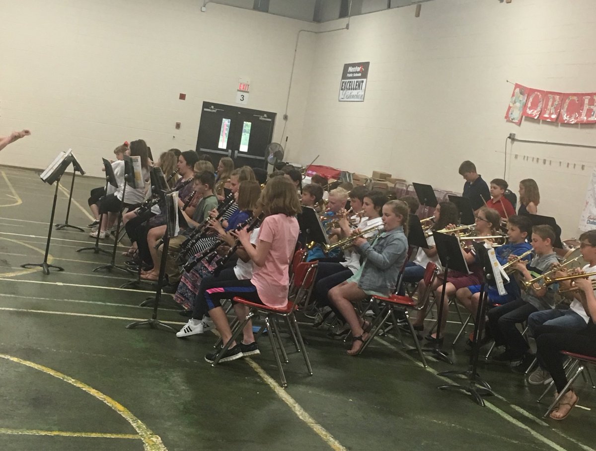 So proud of this Orchard Hollow Band!! 50 students strong! Go huskies! #onceacard.