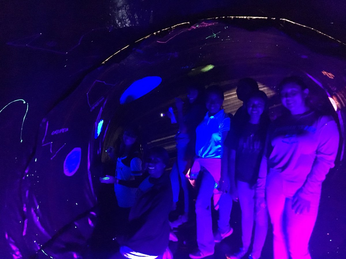 imendez_UTHS's tweet photo. Our @Drugan_Pk8 Science Team is out of this world! The 8th graders created inflatable planetariums with Glo-Paint constellations inside. Then our amazing students became the teachers for our younger Dragons. #LearningAllYear #TryToKeepUp #VerticalArticulation https://t.co/XvZlTUK75T
