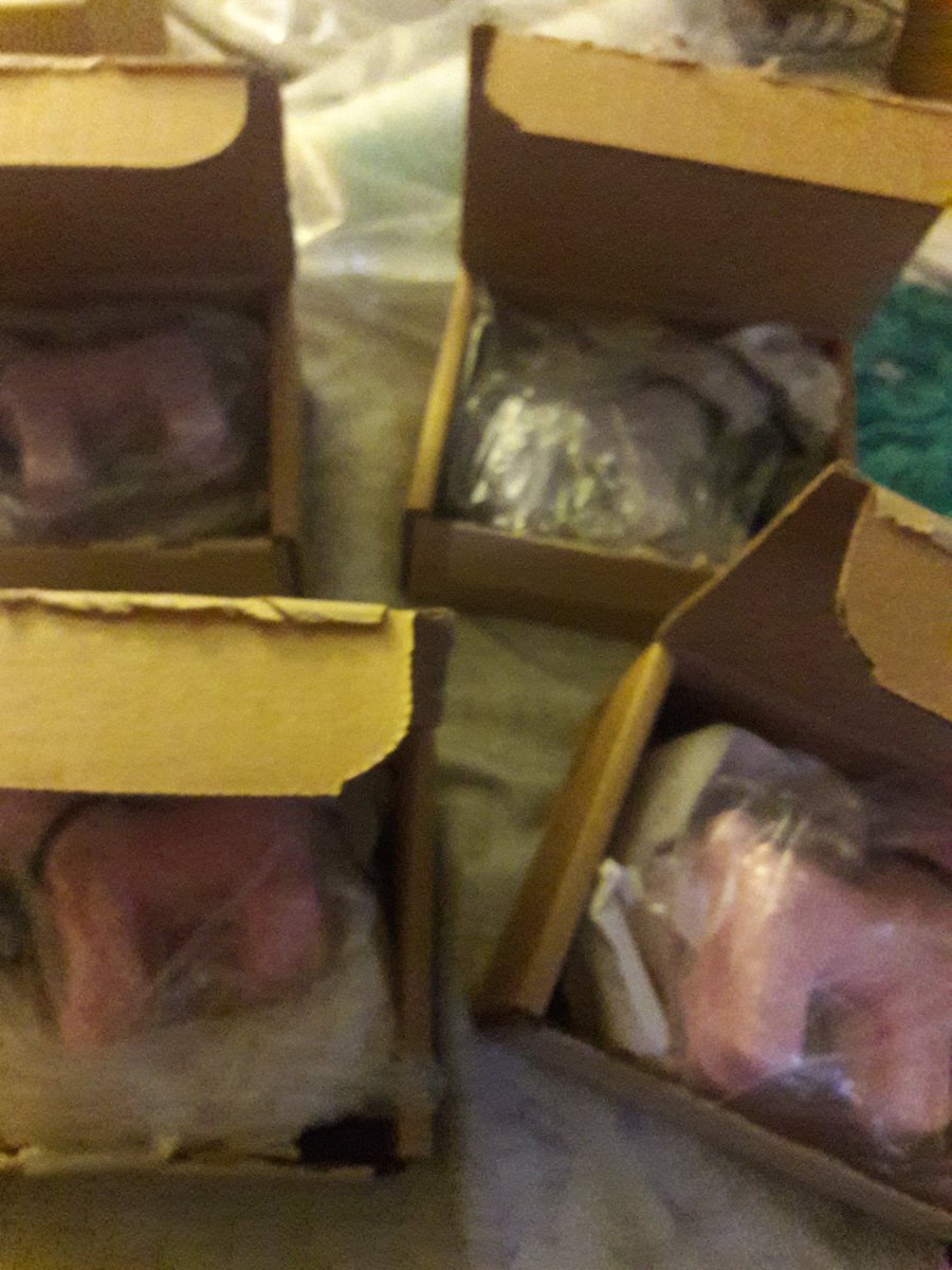 blue_beautybar's tweet photo. We auction Victoria Secret products for great deals everyday FOLLOW....BLUEBERRIES BOUTIQUE ON EBAY and BLUE B CREATIONS ON ESTY TODAY 💖💖💖🎀🎀🎀🎉🎉🎉🎉🎉😎😎😎😎👇👇👇👇👇@blue_beautybar @gwap_talk  #blueberriesboutique #VSGIRL #trending #bathbombs #pinkcrazy #bathbombcrazy https://t.co/TPKfpj99Gt