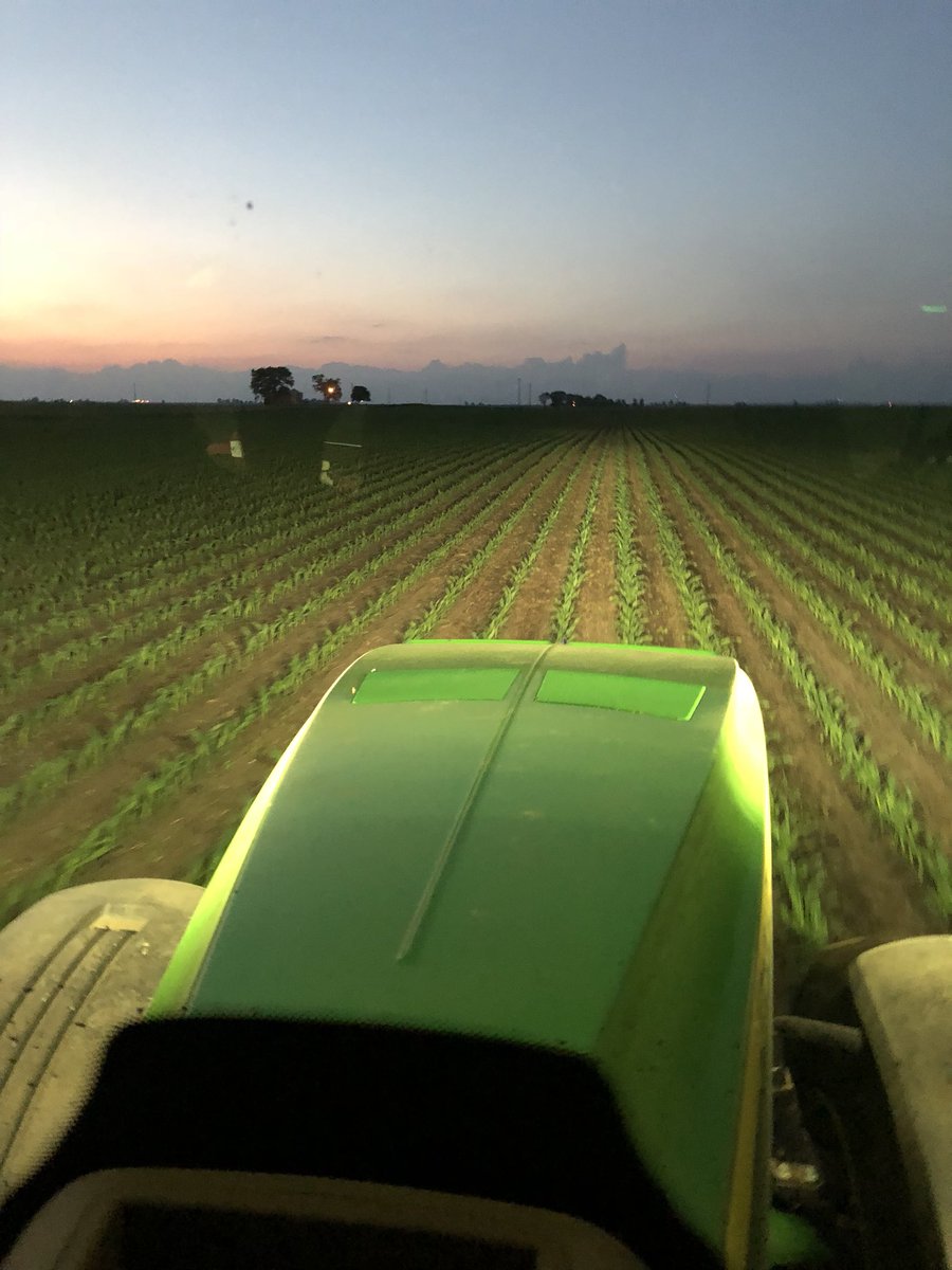 Nice evening for sidedressing corn #2018corn