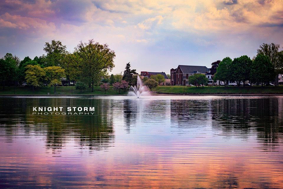 A Beautiful Shot of #LakeAnna in the City of @BarbertonCity #KnightStormPhotography #BarbertonOhio #Lake #WaterFountain #BarbertonProud #BarbertonPride