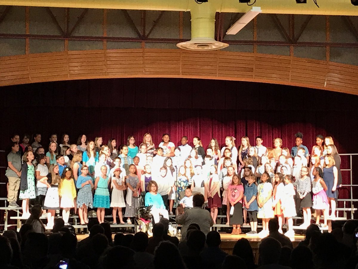 pvibears's tweet photo. Fourth grade choral concert! Wonderful job, we are so proud of you! https://t.co/owQXBzjXHr