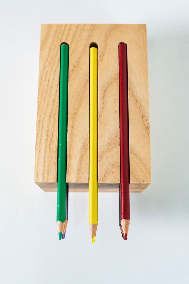 pararrayos_td's tweet image. PARARRAYOS TALLER DE DISEÑO 

LAPICERA PARA 15 LAPICES
15 X 10 X 8 CM
MADERA DE FRESNO
ACABADO EN BARNIZ TRANSPARENTE