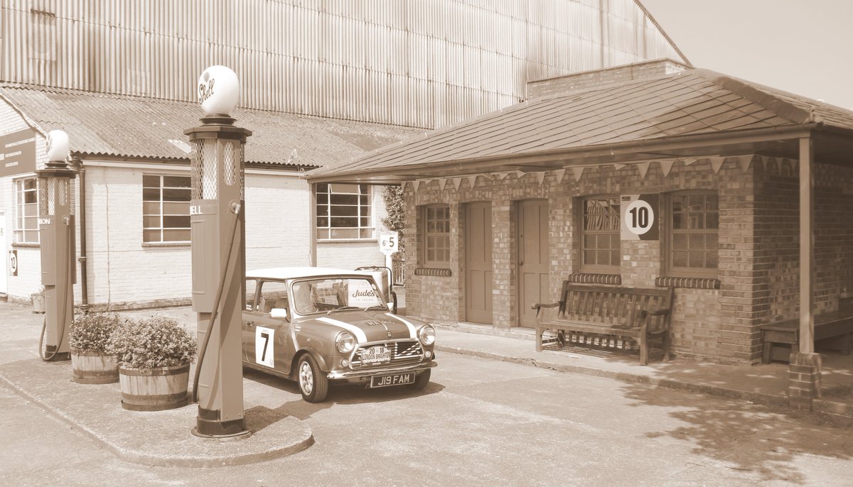 MariotheMini's tweet image. on the way back from the fabulous London2Brighton weekend, we popped into @BrooklandsMuseu what a historic place &amp;amp; the banked track was amazing. We even got to park our minis in the paddock outside the clubhouse. The Shell garage was wonderful. @heroyoshimoto @CrustyRustyMini