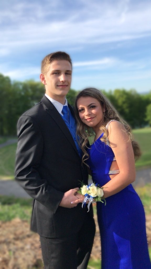 CCLynnC's tweet photo. What a weekend!  First, there was my junior prom. https://t.co/pIpekXqfOG