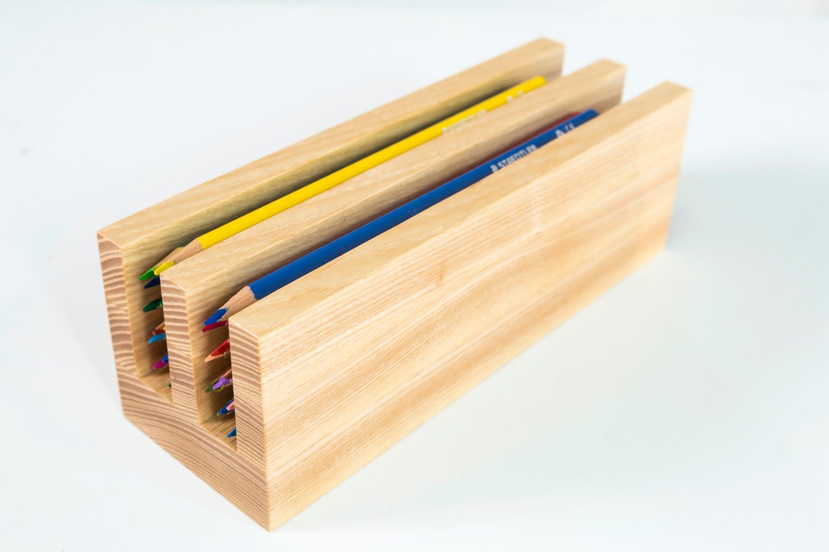 pararrayos_td's tweet image. PARARRAYOS TALLER DE DISEÑO 

LAPICERA PARA 20 LÁPICES
21 X 7 X 7 CM
MADERA DE FRESNO
ACABADO EN BARNIZ TRANSPARENTE