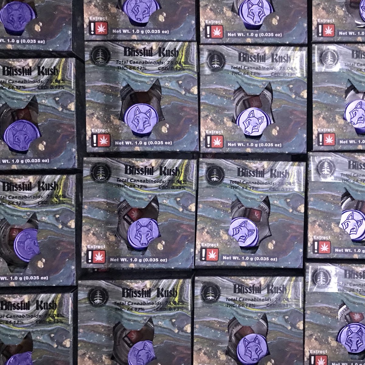 claywolf710's tweet photo. Ease in to your Monday and start your work week with some #BlissfulKush 

💜👀 👅 #ClayWolf 🍯🐺🐾

1. Do not operate a vehicle or machinery under the influence of this drug. 
2. For use by adults twenty one years of age or older. 
3. Keep out of the reach of children https://t.co/j4ixKGJIt9