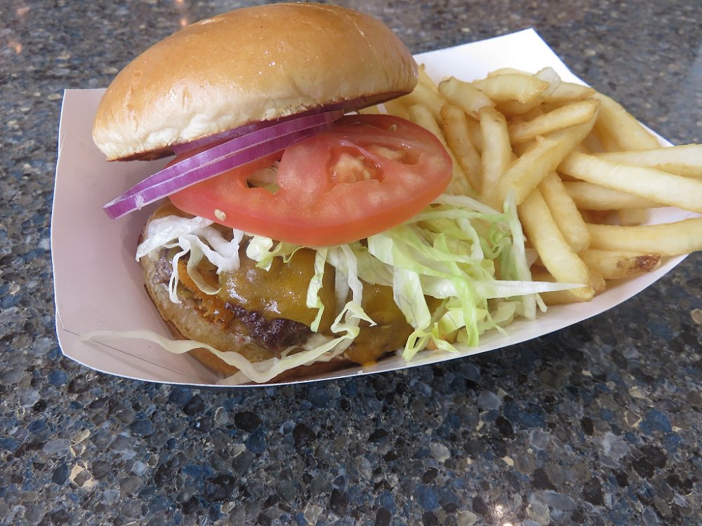 TFEATS's tweet photo. Yummm, this @redcow_mn Ultimate Burger looks delicious! You can grab this one in section 234. #NationalHamburgerMonth #TwinsFood 🍔🍟🍔 #ChefsAtBat https://t.co/r5TL7OjDvR