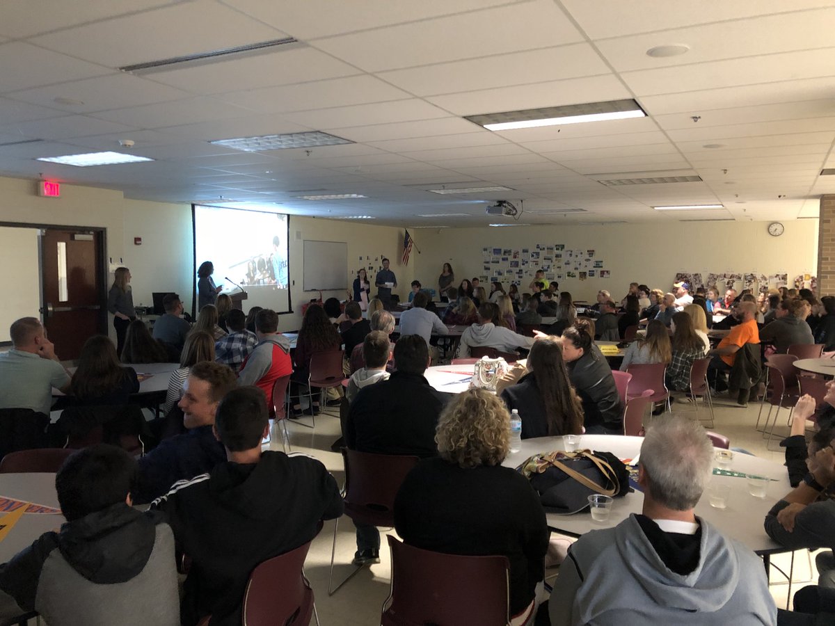 MNSDIrvine's tweet photo. Great night to celebrate some of the amazing things accomplished by our AVID students! #mhspride #AVIDchangeslives @MuskegoNorwaySc https://t.co/F5gGkoXltP