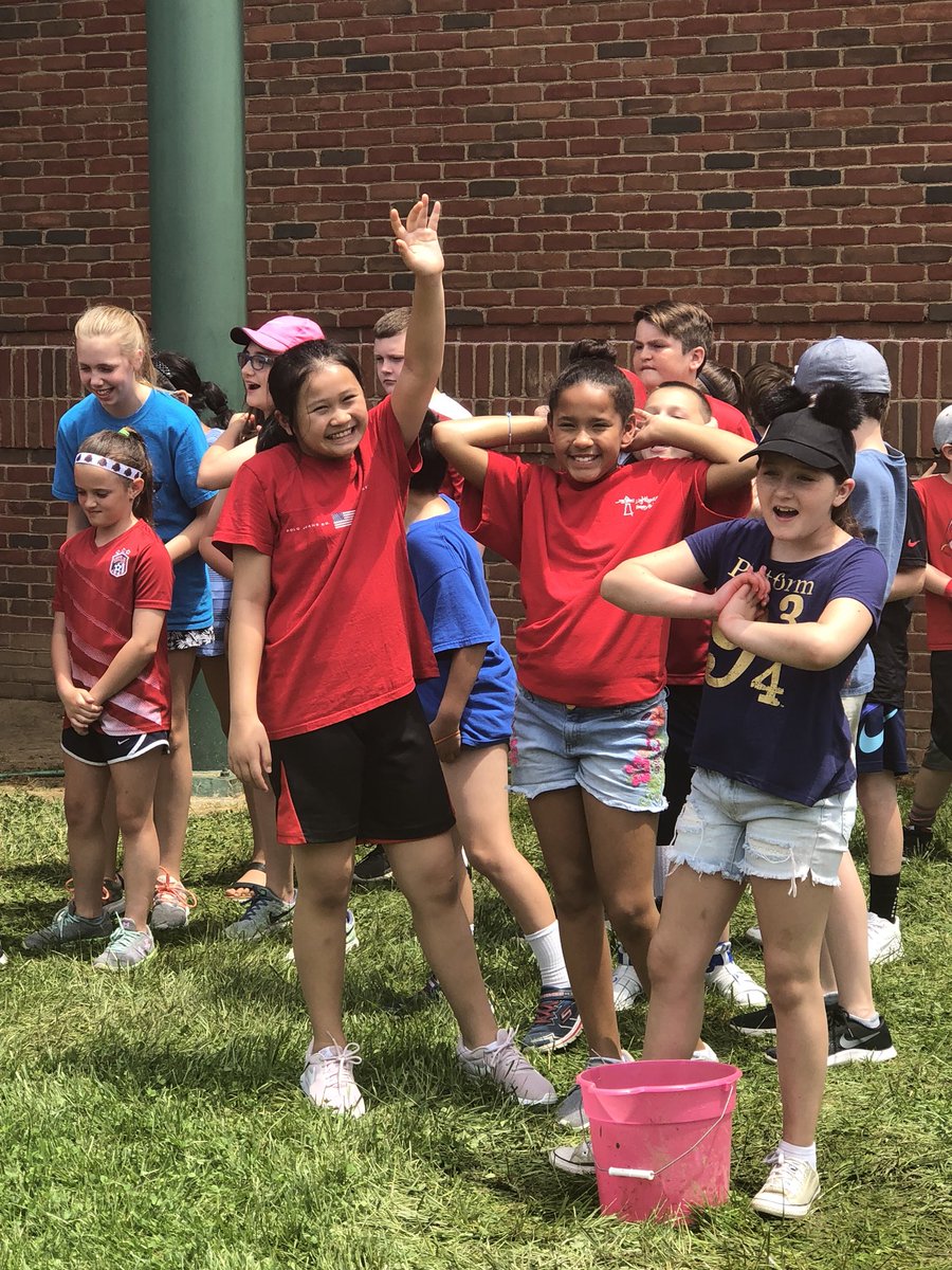 MelissaPence7's tweet photo. Field Day Fun! https://t.co/jeFL2MtzBp