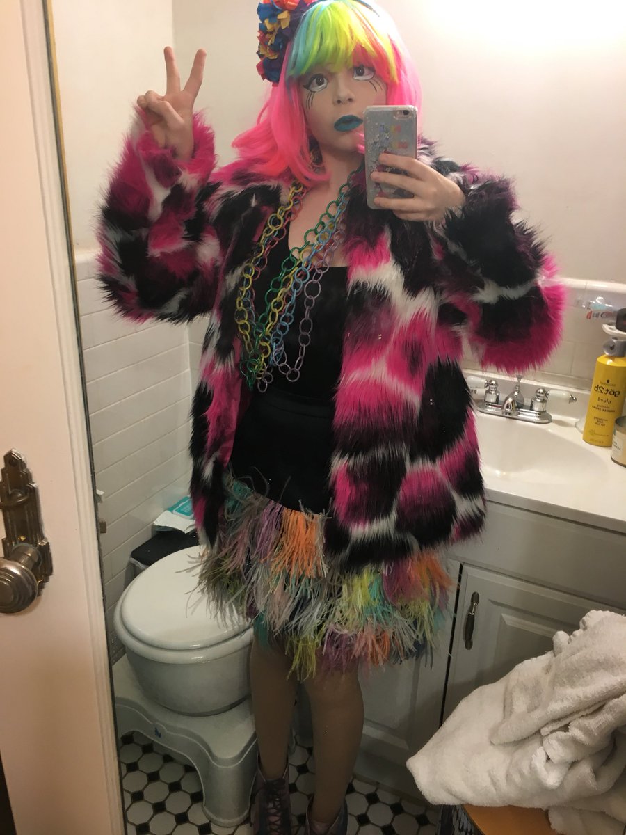 sophie_stardust's tweet photo. Step aside Ernie and Bert because there’s a new gay Muppet in town!
#dragmuppet https://t.co/M0zKZgQs37