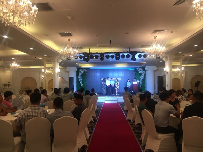 【Vietnam】Unity Creates Infinity
en.chinajack.com/about/detail.a…
After 2 weeks of preparation and invitation, we finally held 2018 the first sub-dealers' conference in northern Vietnam....
#Vietnam #Jack #sewingmachine