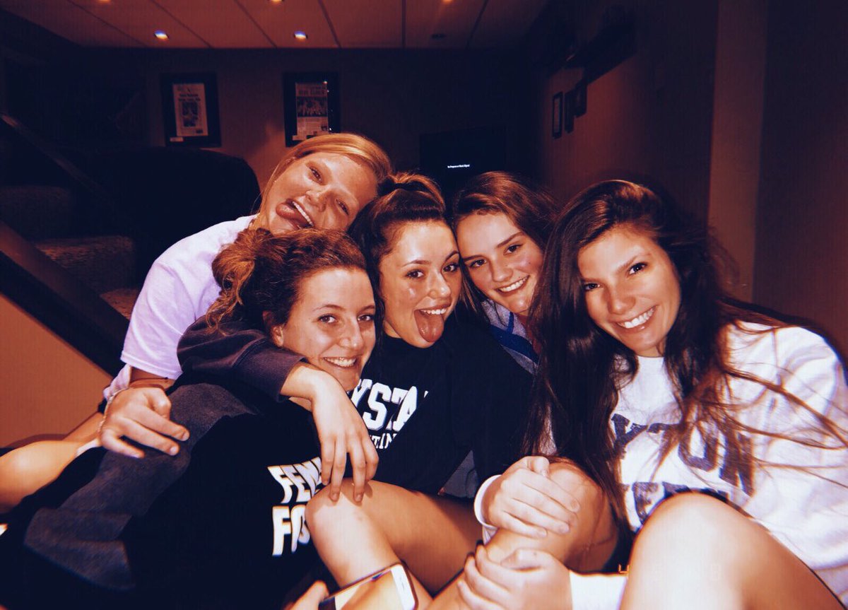 gracedink's tweet photo. happy birthday b❤️❤️❤️hope 16 treats u well:)) can’t wait for more fun times with u, love u @belladesalvo_ https://t.co/0dKrH61cfl