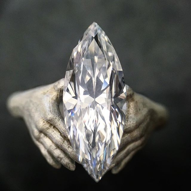 AnthonyLent's tweet photo. Thinking about the best way to hold onto this 4ct beauty.... .
.
.
#diamonds #marquee #hands #adornedhands #finejewelry #jewelryaddict #jewelrydesigner #gia https://t.co/dUqPDTEqBs