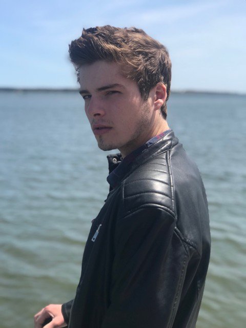 It was super bright and I had a hard time keeping my eyes open...
#iamjaygee #lgbt #instalike #gay #bi #instagramers #like #doubletap #instafollow #instalove #picoftheday #bisexual #americaneagle #travel #traveling #travelphotography #naturelovers #travelblogger