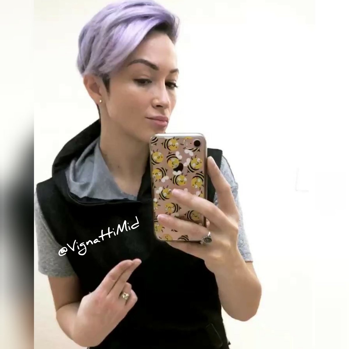 VignattiMid's tweet photo. Buenas noches, que haciendo? @LauraVignatti tan bella 😍😍😍😍😇🙏🙏🙏 https://t.co/d8GUdEesBU