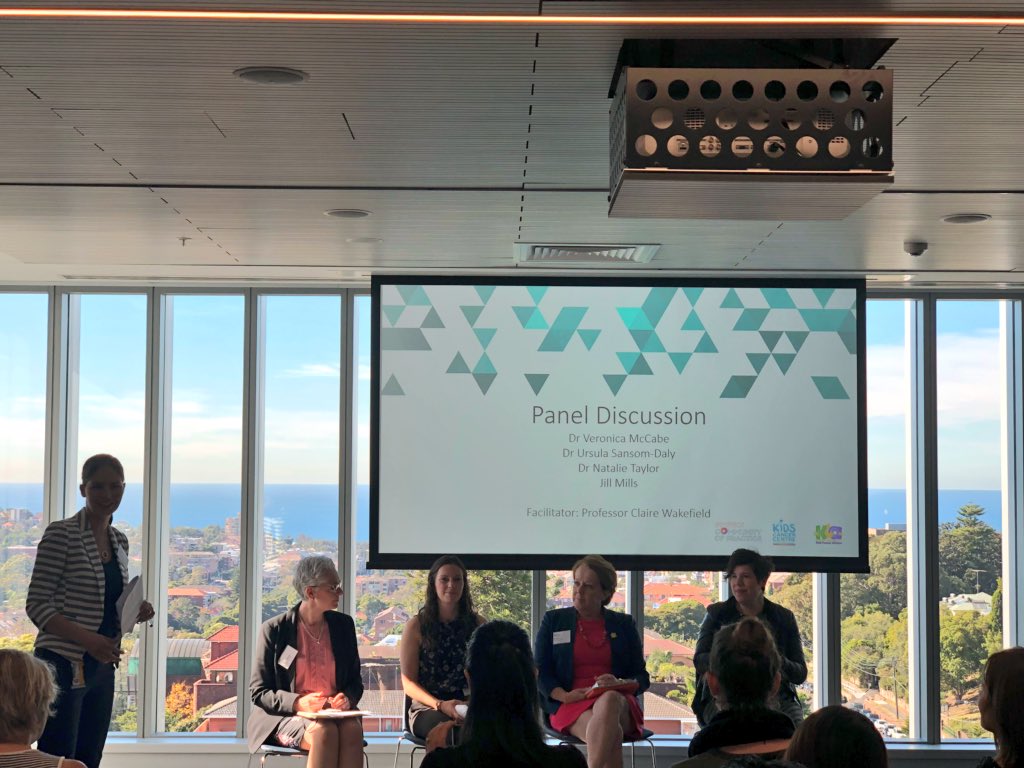 Eden_Robertson's tweet photo. Talking all about #OnlineInterventions and #ImplementationScience with @CEwakefield @usansomdaly @thekca. Top tip: Communicate your work early with community organisations with the long term goal of implementing https://t.co/YNinCJ37Vw