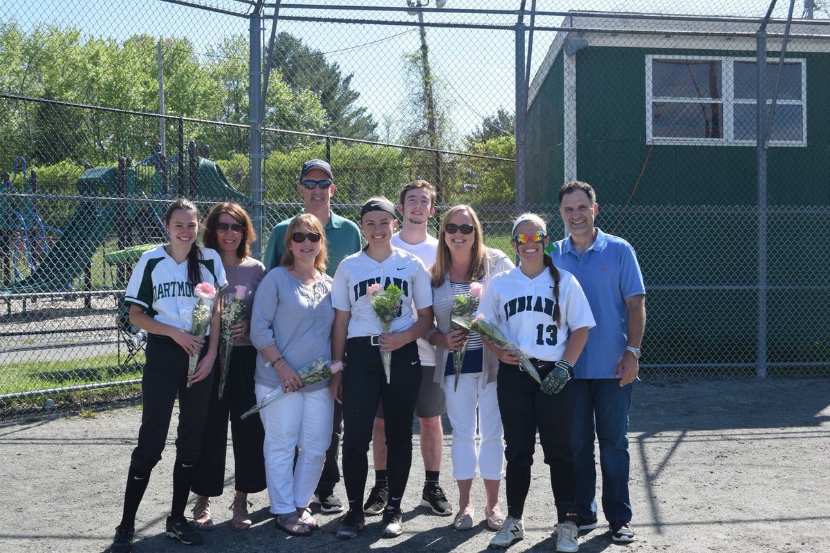 2017DHSsoftball's tweet photo. A successful senior game for our 3 seniors⚾️ https://t.co/5vJolToMqH