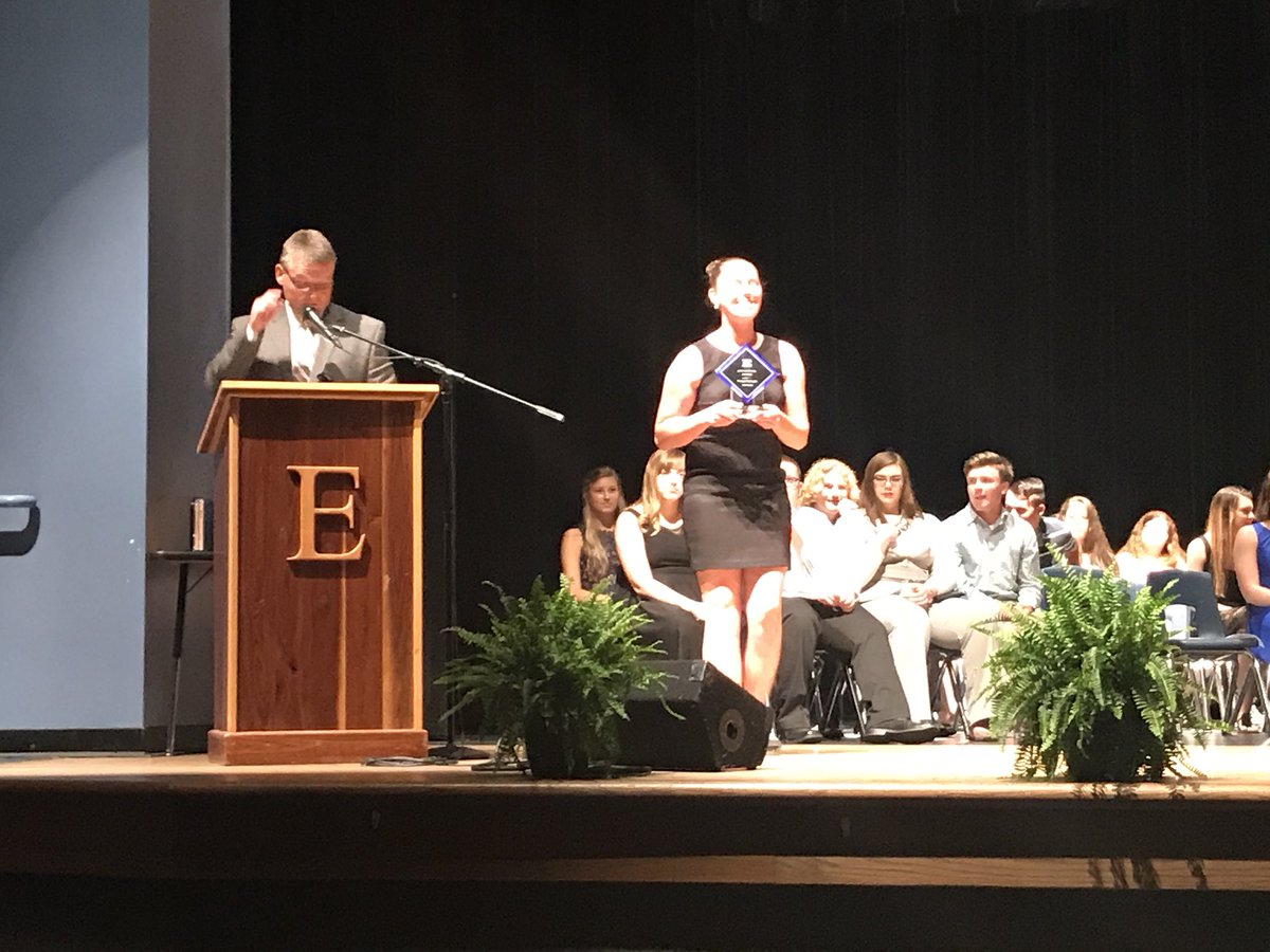 EdgewoodCougs's tweet photo. Congratulations to all the award &amp; scholarships winners at tonight’s Senior Awards. We are so proud of all you’ve accomplished as Cougars &amp; know your going to be so successful in the next chapter of your lives! #OnceACoug https://t.co/uF2LKbe4qv