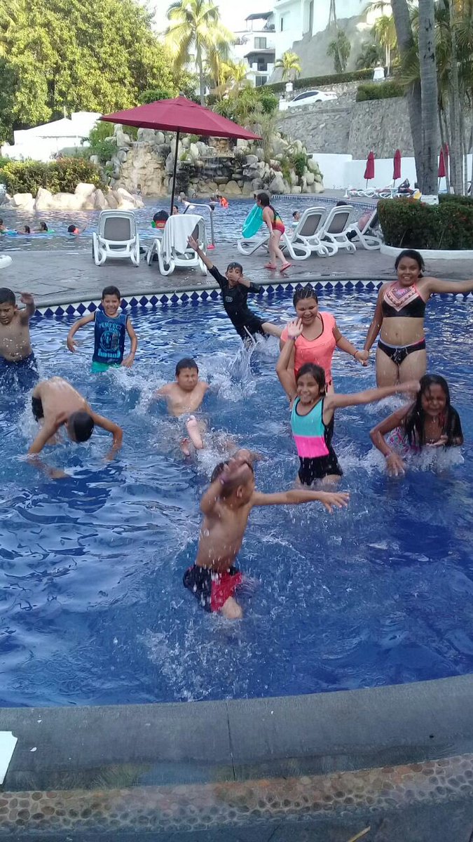 Felices nuestros niños conociendo el mar!! Gracias <a href="/VSectur/">Voluntariado SECTUR</a> por esta hermosa oportunidad!!