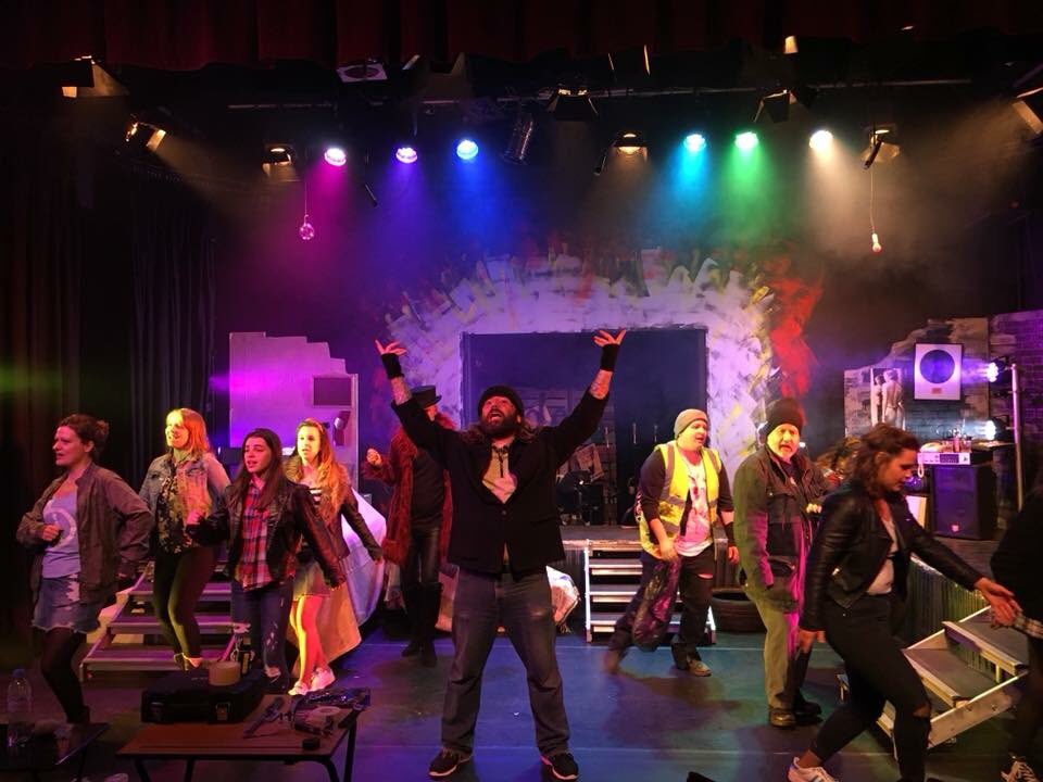 pschofield's tweet photo. Lovely tech run @BuskMusical @RondoTheatre lit by @LukeJohnEmmett its looking and sounding awesome.... get tickets quick!! @TheatreBath @YourFTR @andrewkeates @AriaEnts @westendproducer @CreativeBath @ShentonStage @mrCarlWoodward @kesbaththeatre #newmusicaltheatre #musicals https://t.co/kZDcbi4a7e