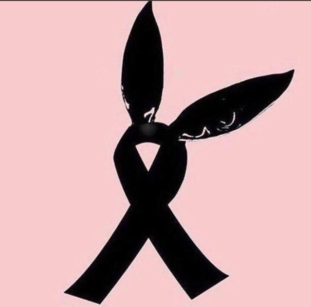 GOLDENYE4RS's tweet photo. #ManchesterIsStrong 🐝❤️ https://t.co/s42R5YguOT
