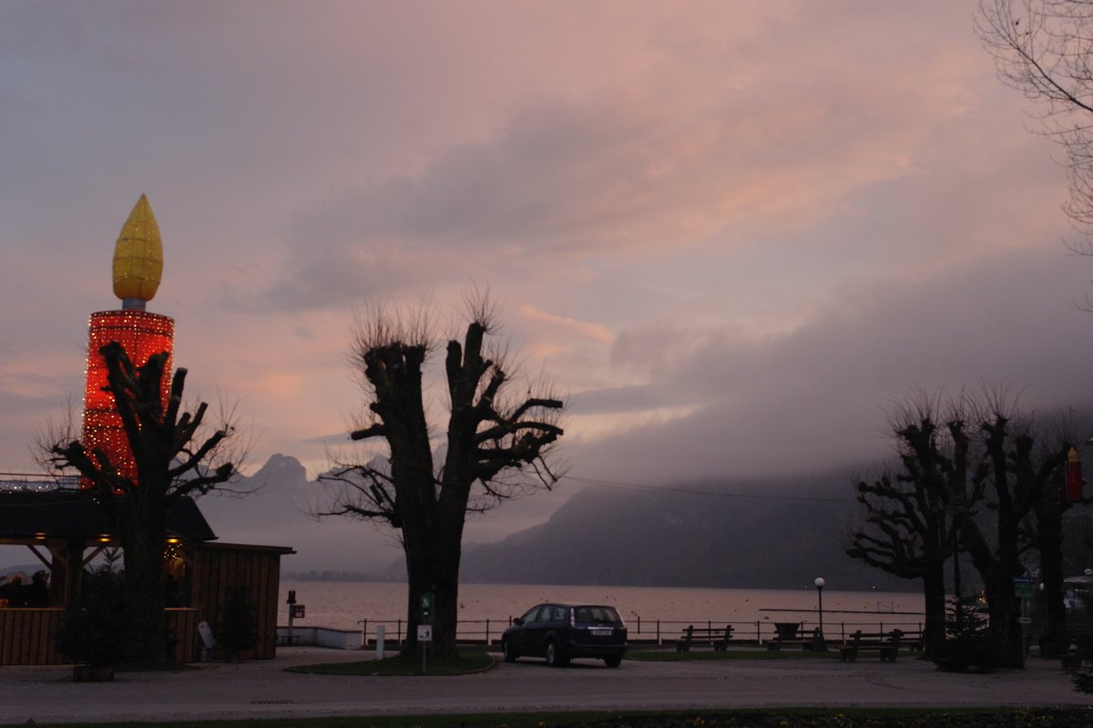 인생은?

인생은?

그렇게 시작해서
그렇게 살고
그렇게 돌아가는 것이다.

참!
거시기하게 살고 있네.