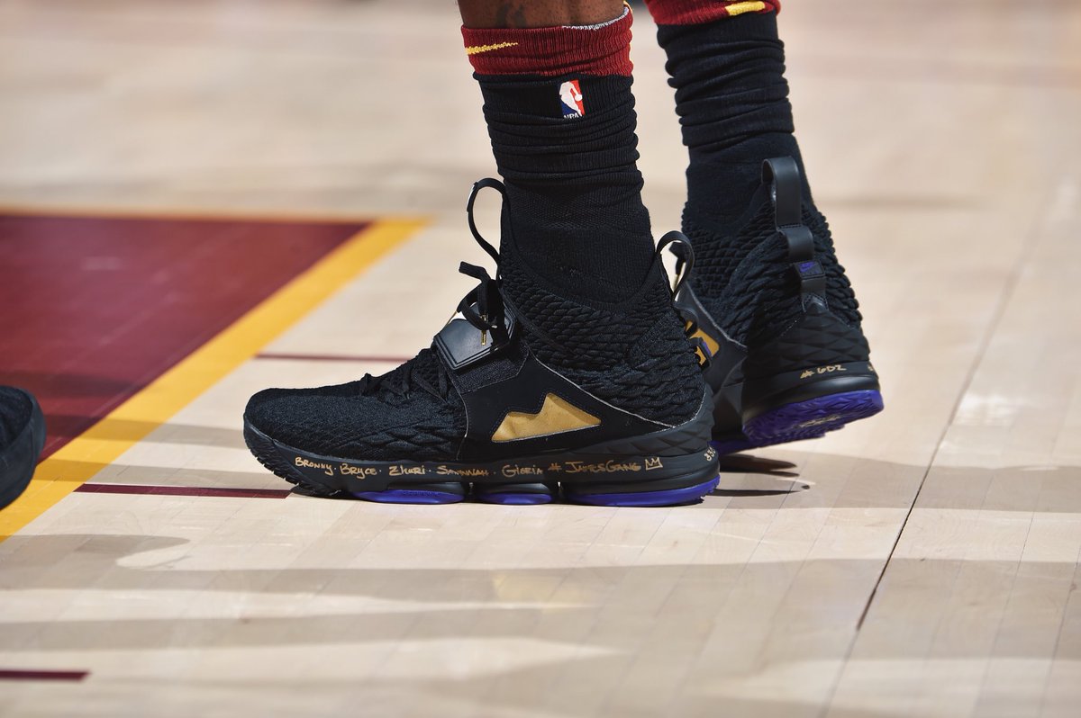 lebron 15 diamond turf black