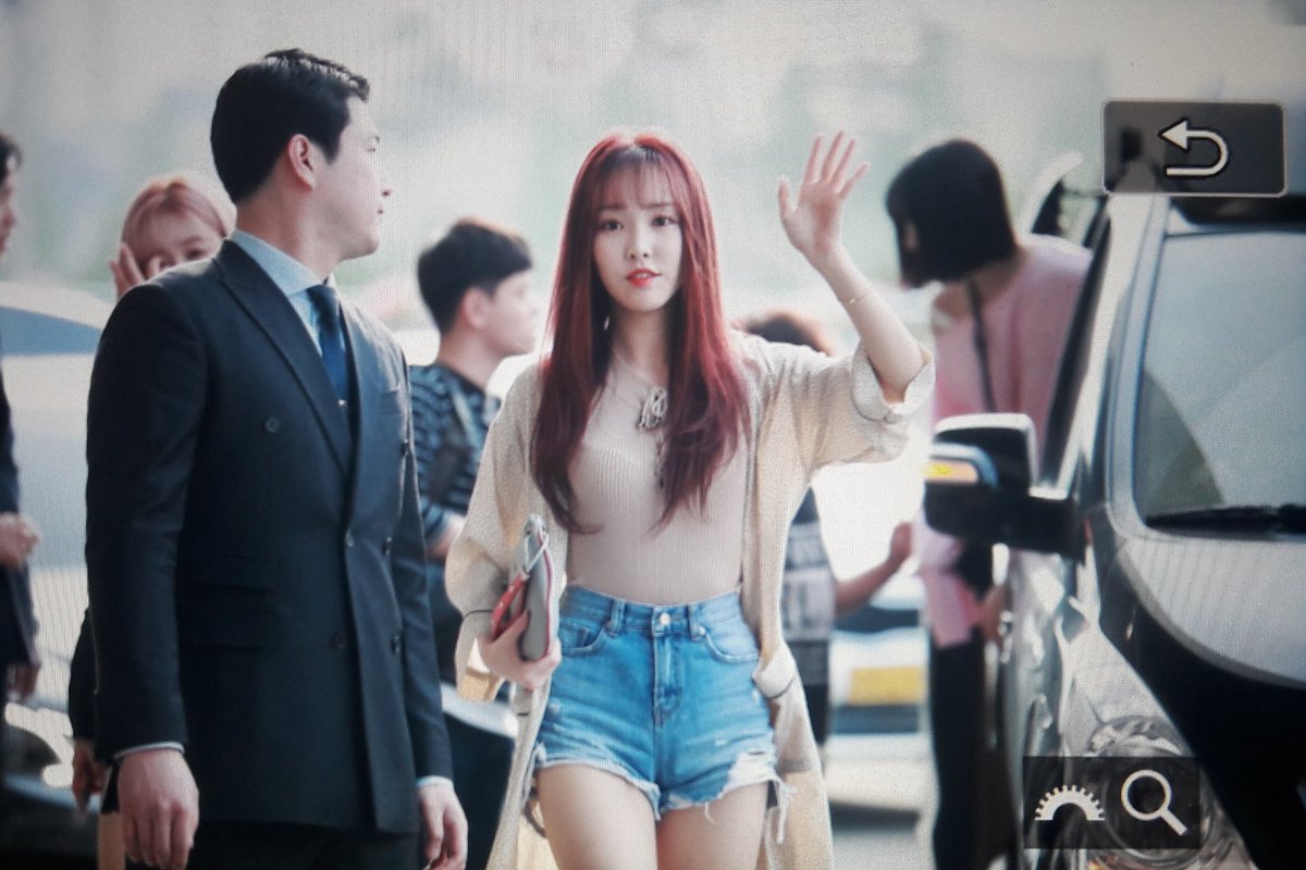 180522 김포 공항 유주 프리뷰
#여자친구 #유주 #gfriend <a href="/GFRDofficial/">여자친구 GFRIEND</a> 

👋👋
