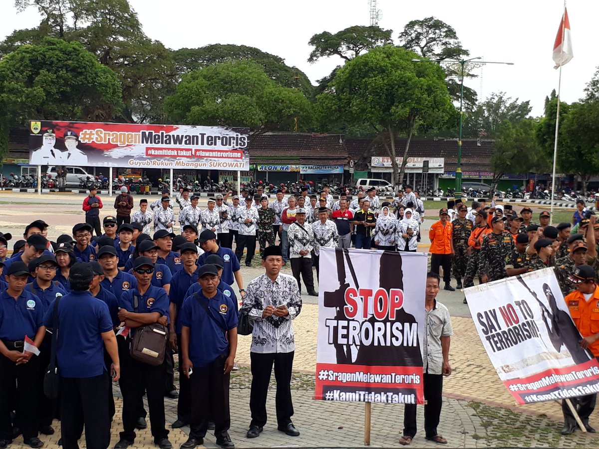 ressragen's tweet photo. STOP TERORISM
Sragen melawan Teroris
#sragenmelawanteroris
#polressragen
#polisi
#stopteroris
#antiteroris https://t.co/tsuu78ETf9
