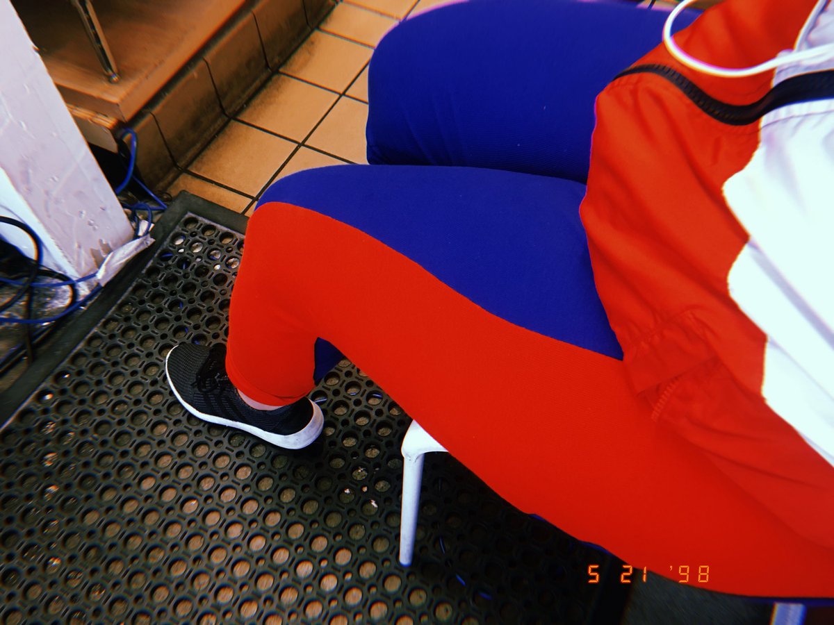 floravisionn's tweet image. @work 🙂 #almostoff😁