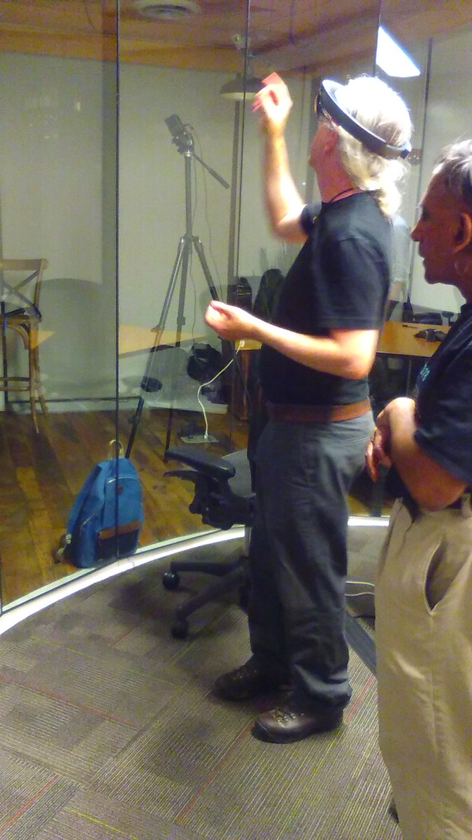 Demoing his latest #VR creation is Dr. <a href="/JeffPublicVR/">Jeffrey Jacobson</a> Jacobson <a href="/BostonVRMeetup/">Boston VR Meetup</a> #CambMA #virtualreality #tech #inno