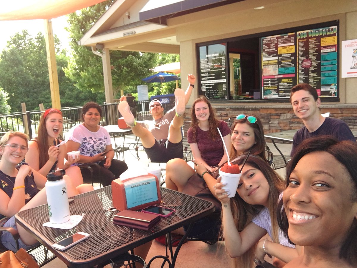 MAB_Charlotte's tweet photo. free day vibes 🤩😍😎🤙👅#charHITTINTHETOWN https://t.co/3Q7GSbZEHs