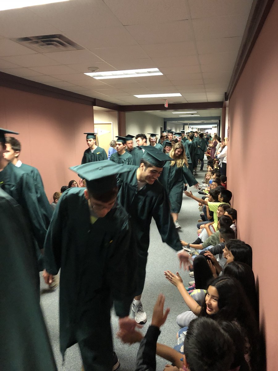 StewartSeagulls's tweet photo. Congratulations @ClearFalls Seniors!  We are so proud of you! #SeagullstoKnights https://t.co/03mGBREOL8