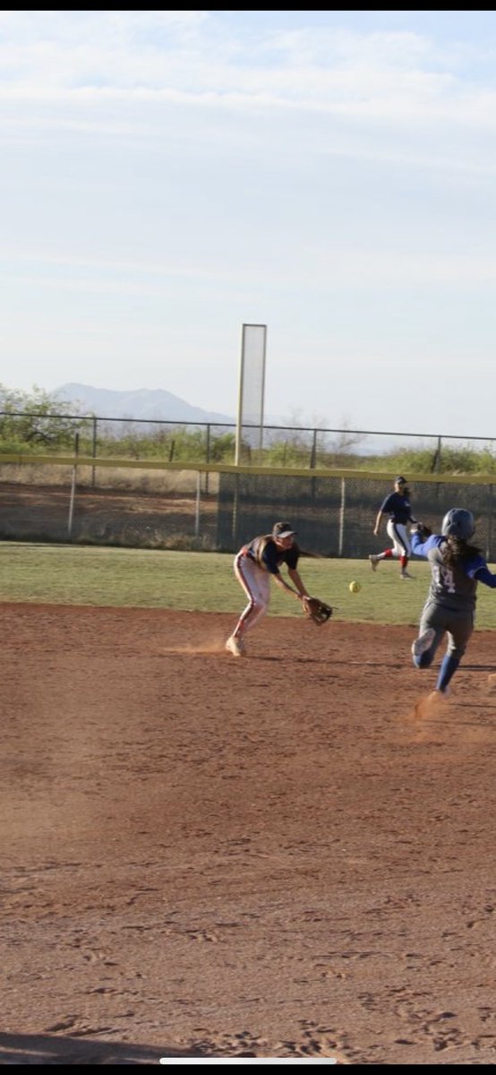 ***Defensive Player of the Year***
Congratulations to Ashley Bradford, Sahuaro Softballs Defensive Player of the Year! Ash is a back to back Defensive Player of the Year winner and has been our starting SS all 4 years.